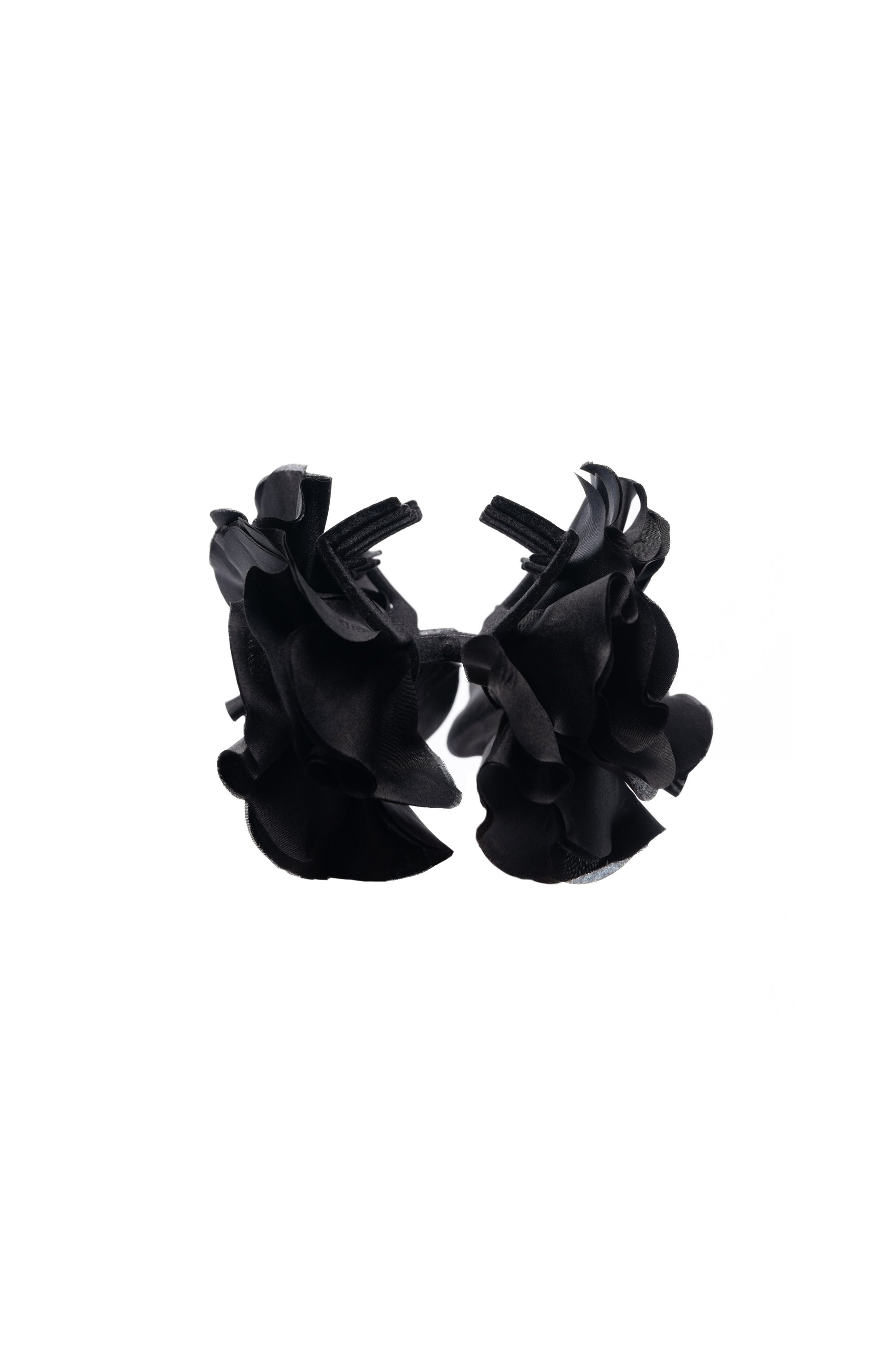 The Irish Twin - Anemone flower claw clip for hair - black Silk fabric - Made in France - Made in Paris - Handmade in Paris - Designed in Paris - Handcrafted - Be my Guest - Made to love and to last - Unique piece made by hand - original and special for Host Wear by The Irish Twin - created by Jill Bauwens
