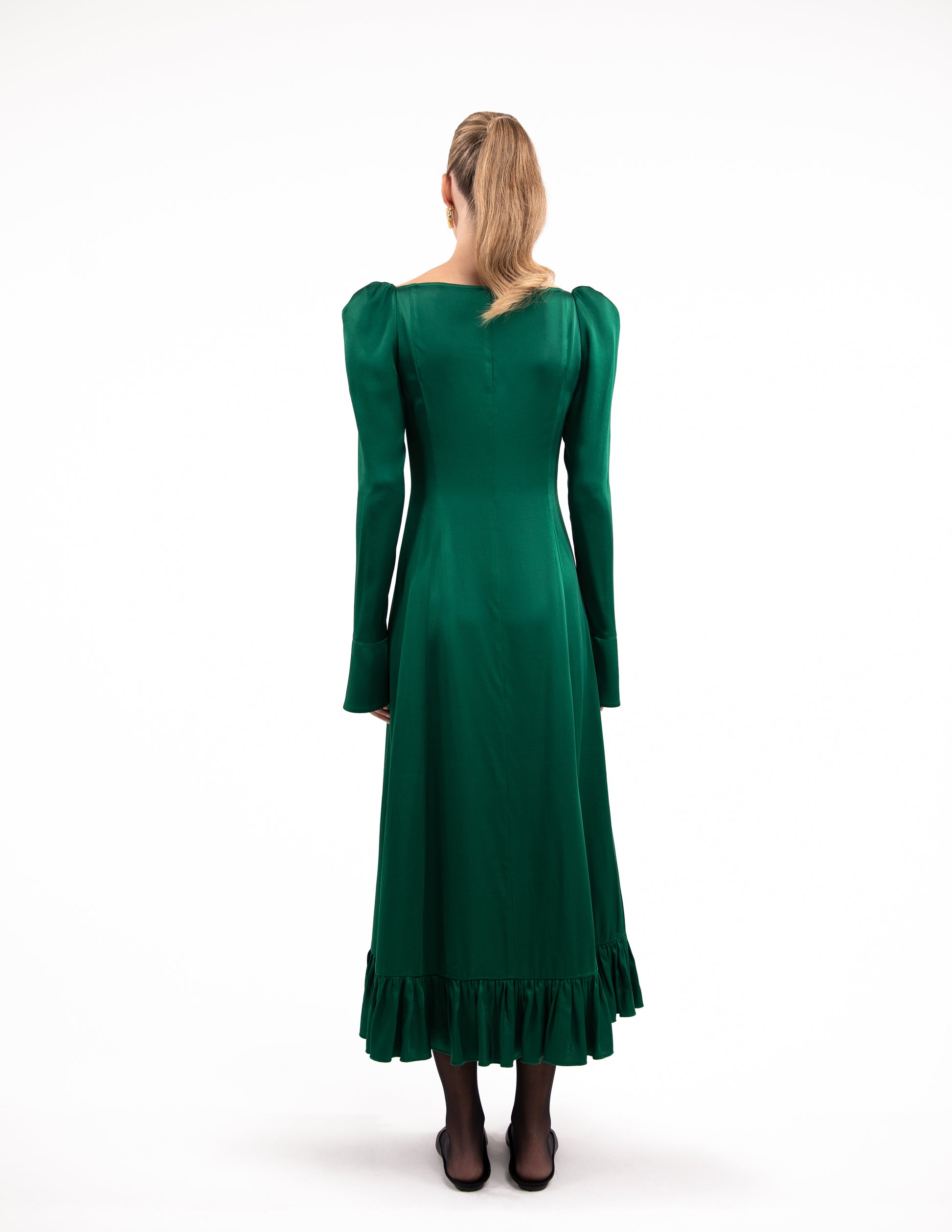 The Irish Twin - The Nori Long - Hostwear - emerald green viscose dress - viscose fabric  - chiccest hostess - Made in France - Made in Paris - Handmade in Paris - Designed in Paris - Handcrafted - Be my Guest - Made to love and to last - Unique piece made by hand - original and special for Host Wear by The Irish Twin - created by Jill Bauwens